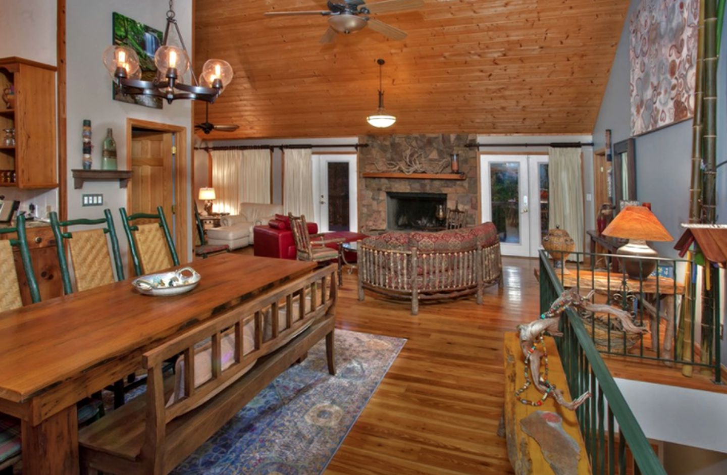 Romantic Getaway for Two Hidden in the Woods near Sapphire, North Carolina