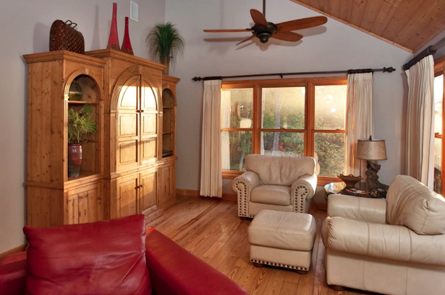 Romantic Getaway for Two Hidden in the Woods near Sapphire, North Carolina