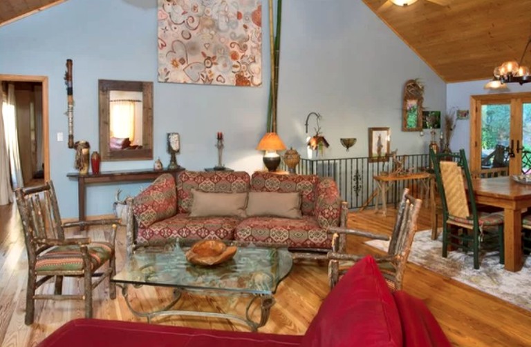 Cabins (Sapphire, North Carolina, United States)