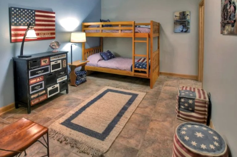 Cabins (Sapphire, North Carolina, United States)