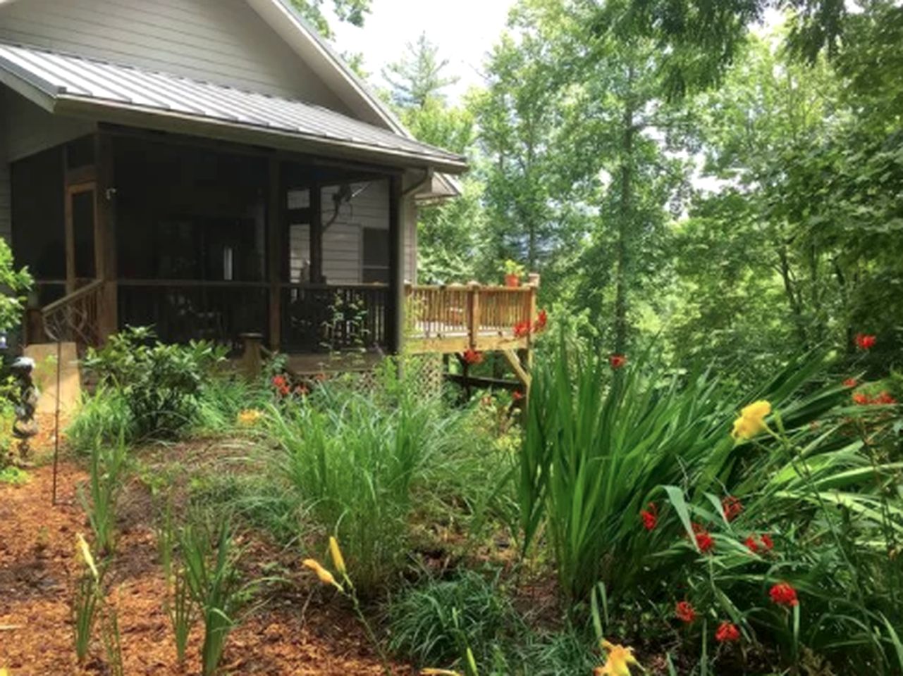 Stunning Cabin Surrounded by Waterfalls near Sapphire, North Carolina