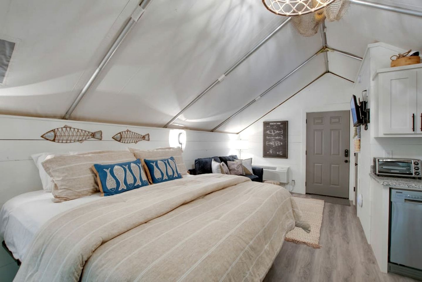 Incredible Tented Cabin Nestled Amidst Trees in Scottsboro, Alabama