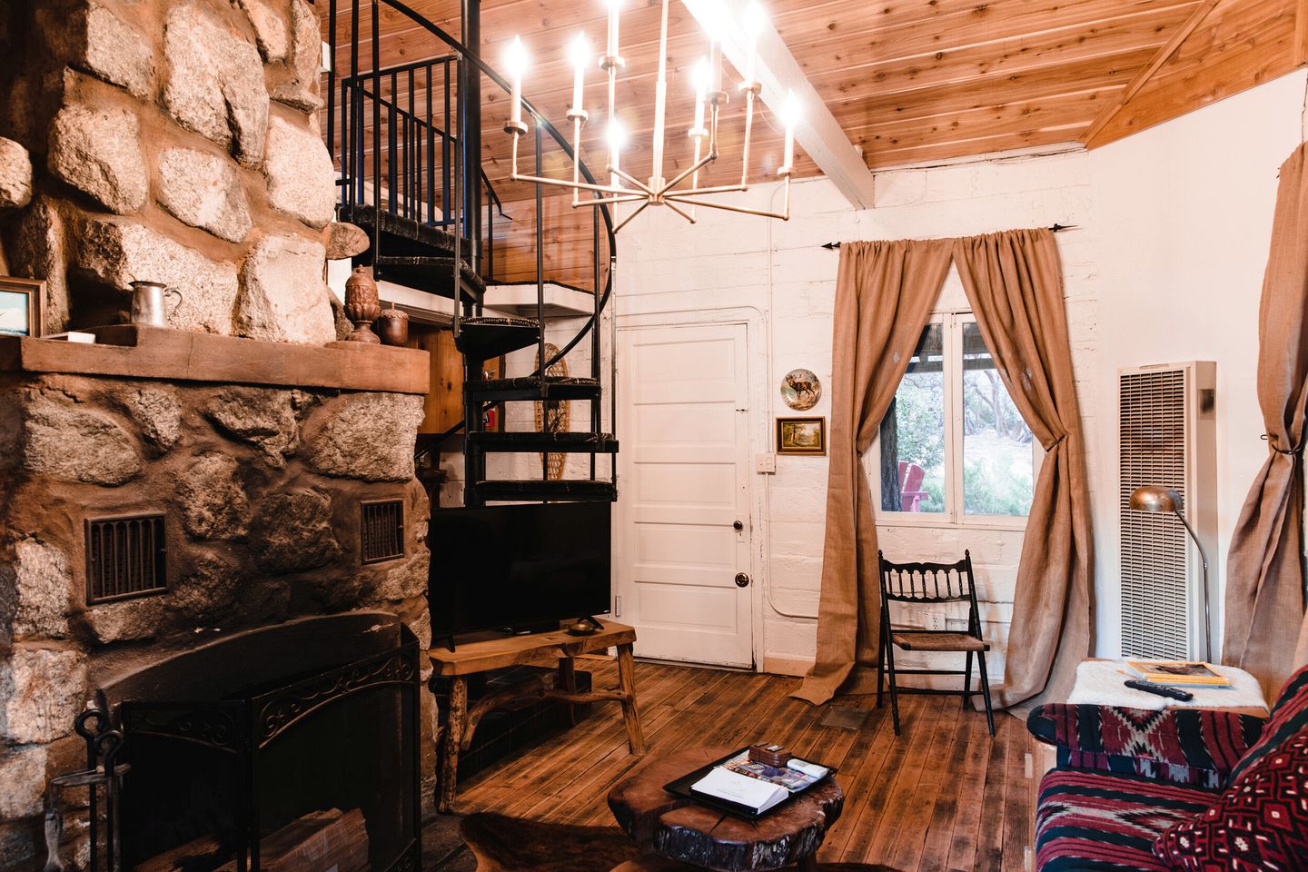 Gorgeous Idyllwild Cabin Perfect for Mountain Getaways from Los Angeles