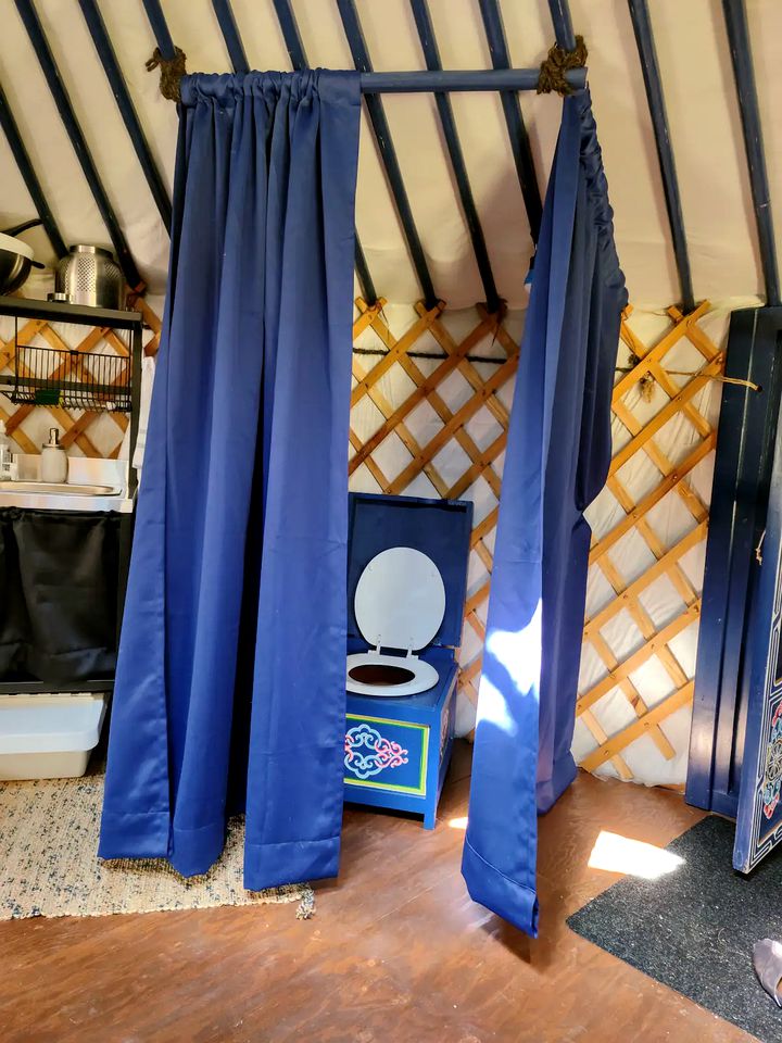 Charming Yurt Accommodation with Fire Pit Ideal for Camping near Lake Simcoe