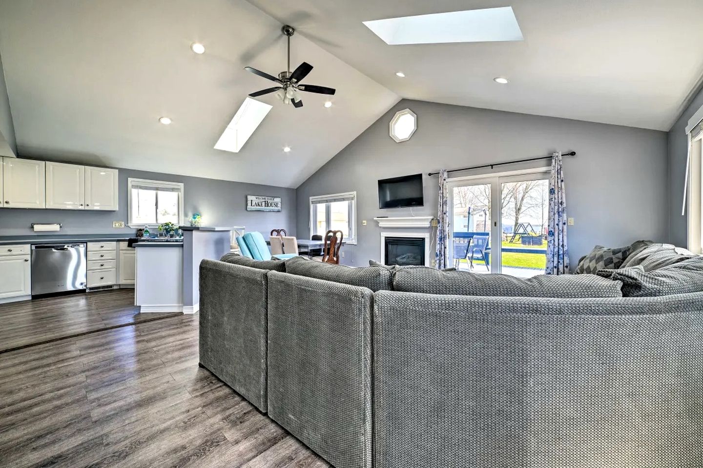 Lakefront Retreat with Dock Access & Kayak Adventures in Houghton Lake, Michigan