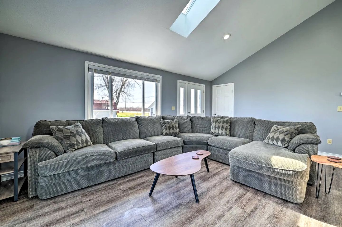 Lakefront Retreat with Dock Access & Kayak Adventures in Houghton Lake, Michigan