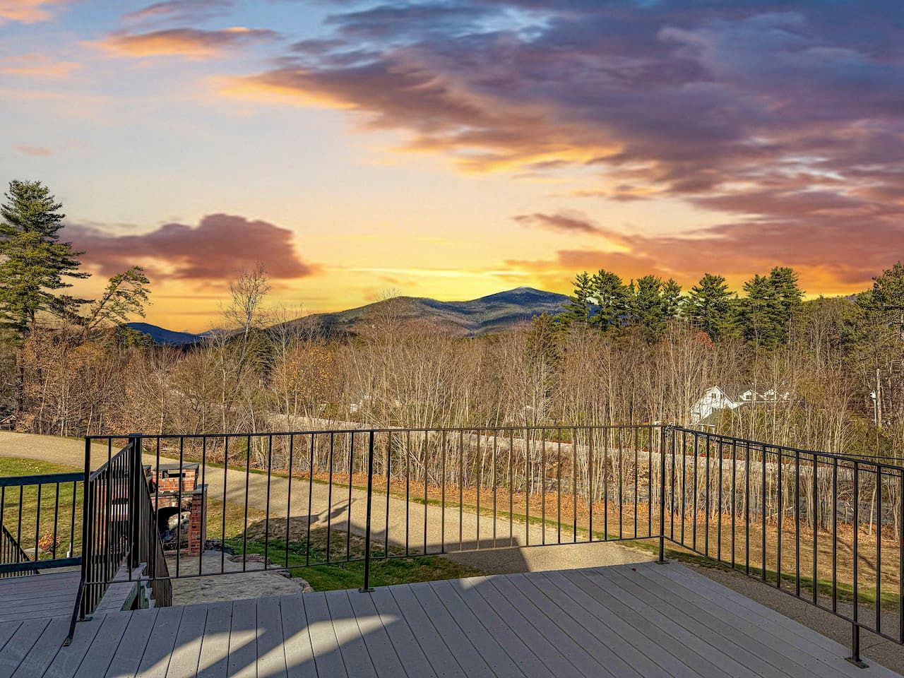 Breathtaking Mountain Views, Hot Tub & Pool Access in North Conway, New Hampshire