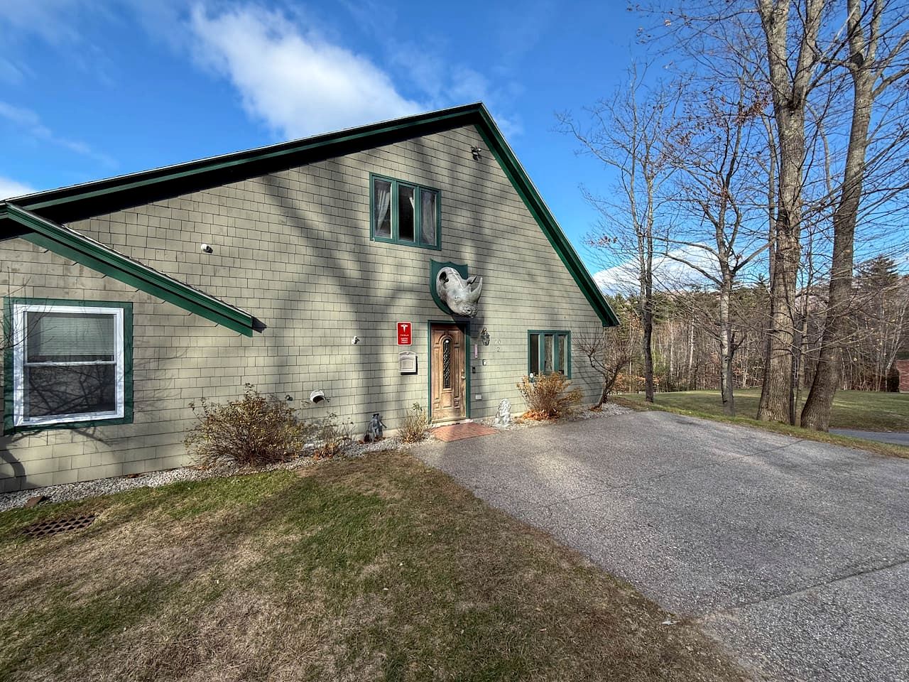 Breathtaking Mountain Views, Hot Tub & Pool Access in North Conway, New Hampshire