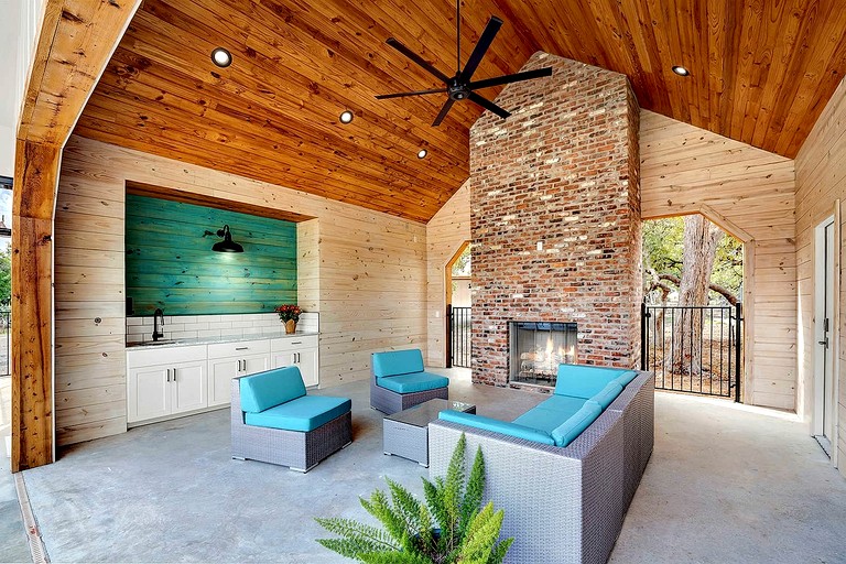 Charming Cabin for Glamping Vacations in Wimberley, Texas | Cabins (Wimberley, Texas, United States of America)