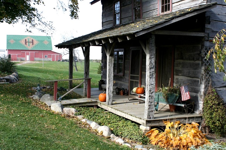 Enchanting Vacation Rental on Working Alpaca Farm near Kokomo, Indiana | Cabins (Flora, Indiana, United States of America)