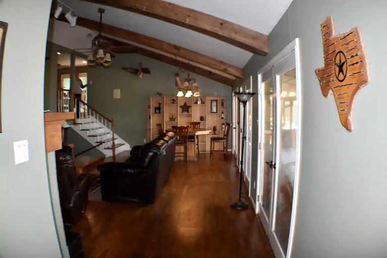 Cabins (Willis, Texas, United States)