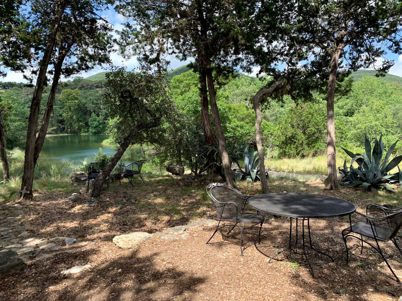 Beautiful and Spacious Texas Hill Country Cottage for a San Antonio Vacation with the Family