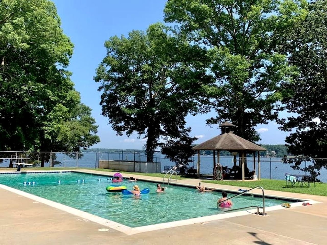 Charming Lakefront Tiny Home with Fire Pit, Grill, and Bocce Ball Near Littleton, North Carolina