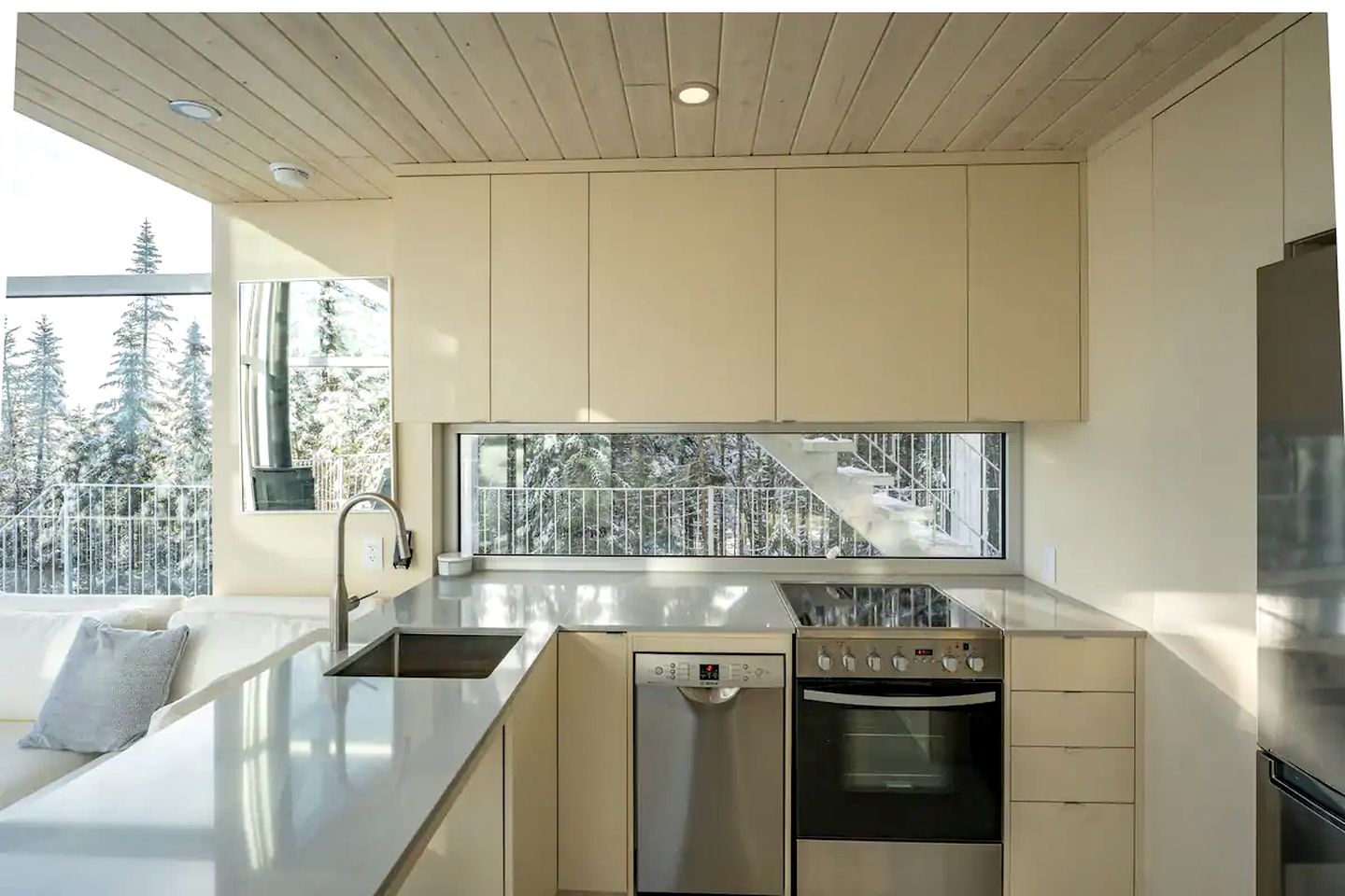 Stunning Quebec Tiny House for Glamping in Canada