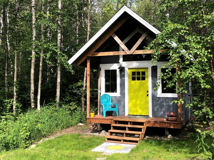 Go glamping in Alaska with this tiny house rental for two!