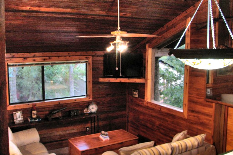 Cabins (College Station, Texas, United States)