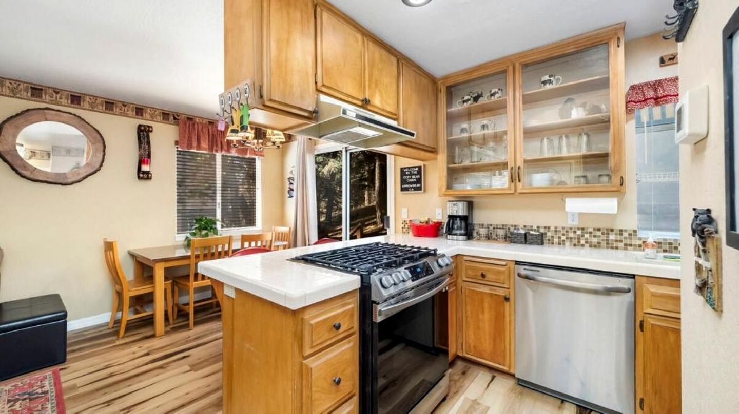 Charming Cabin for Winter and Water Sports Fans Near Big Bear Lake, California