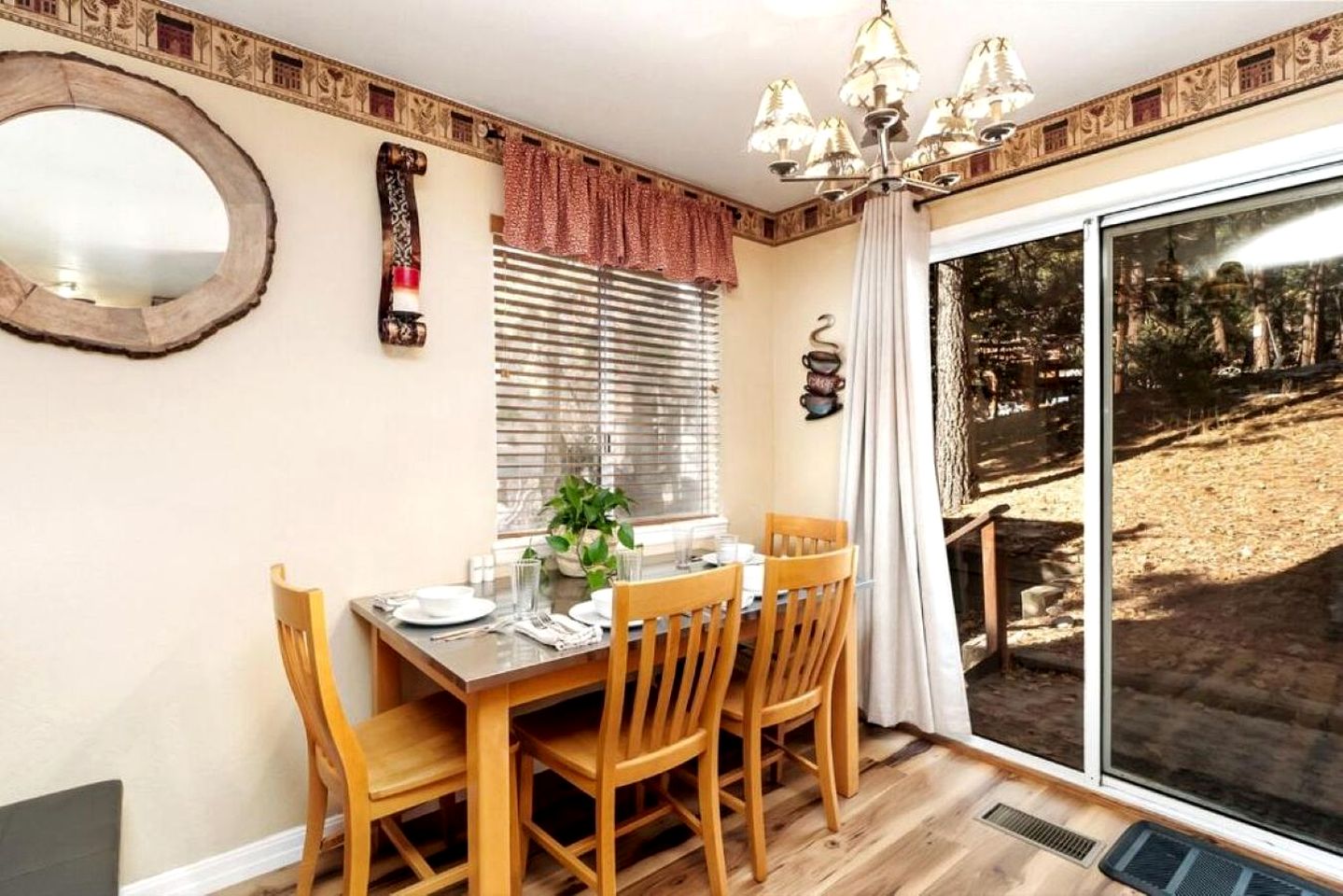 Charming Cabin for Winter and Water Sports Fans Near Big Bear Lake, California