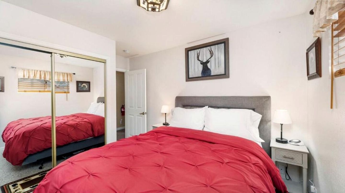 Charming Cabin for Winter and Water Sports Fans Near Big Bear Lake, California