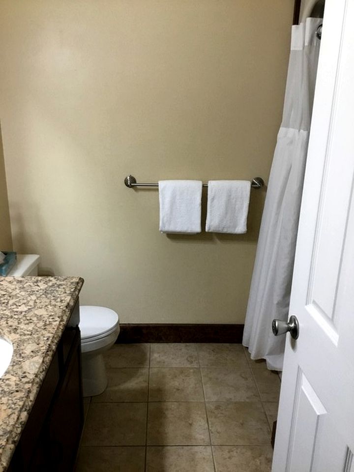Cute Holiday Rental with Jacuzzi and Direct Lake Views in NY