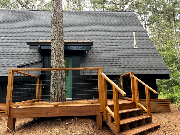 Stylish Dog-Friendly A-Frame Retreat with Deck & Fire Pit in Dahlonega, Georgia | Tiny Houses (Dahlonega, Georgia, United States of America)