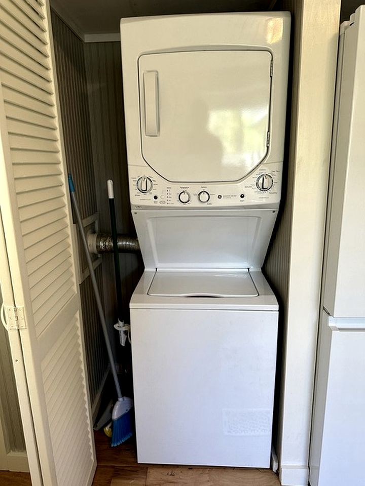 Beautiful Fully Furnished Cabin with Hot-Tub and Game Room in Gatlinburg, Tennesse