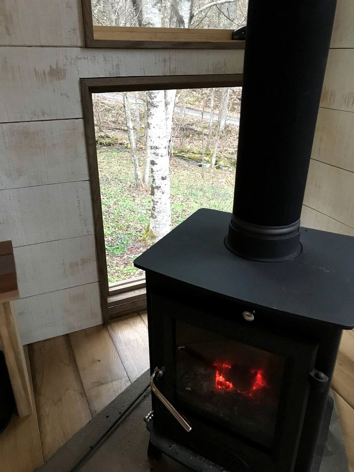 Off Grid Tiny Cabin Ideal for Couples in Burnsville, North Carolina