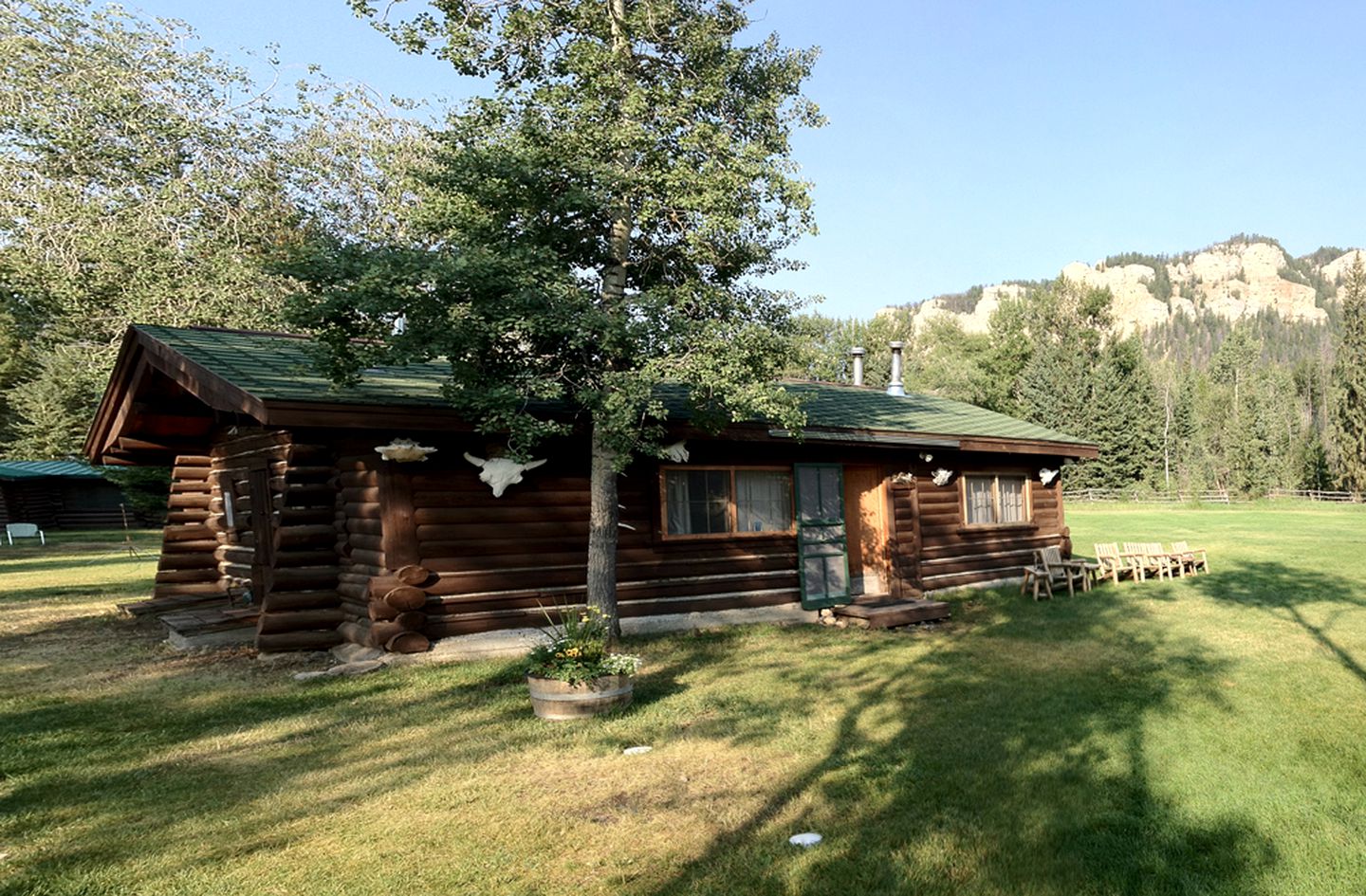 7D Ranch, Log Cabins 21260, Cody, United States of America Glamping Hub