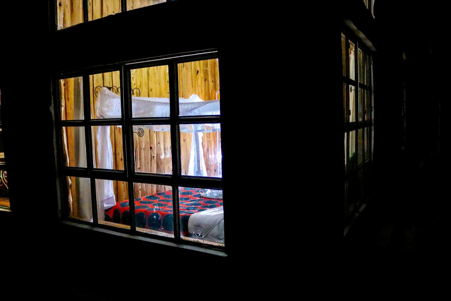 Rustic Cottage Getaway with a Shared Swimming Pool near Nakuru in Kenya