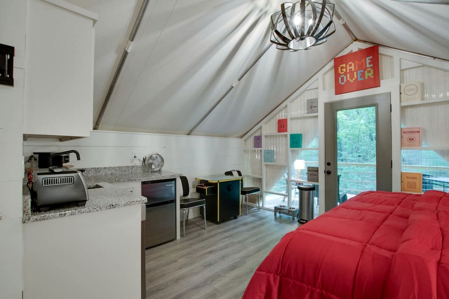 Lovely Glamping Tent with Amazing Equipped Indoor and Outdoor in Alabama