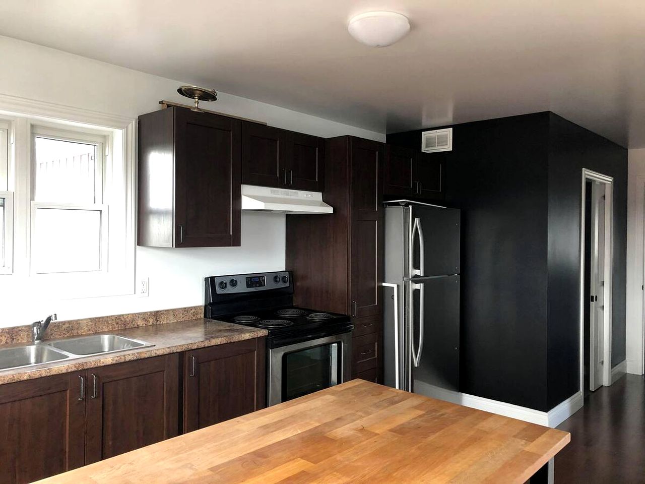 Newly-Renovated Ontario Cottage for a Weekend Getaway in Canada