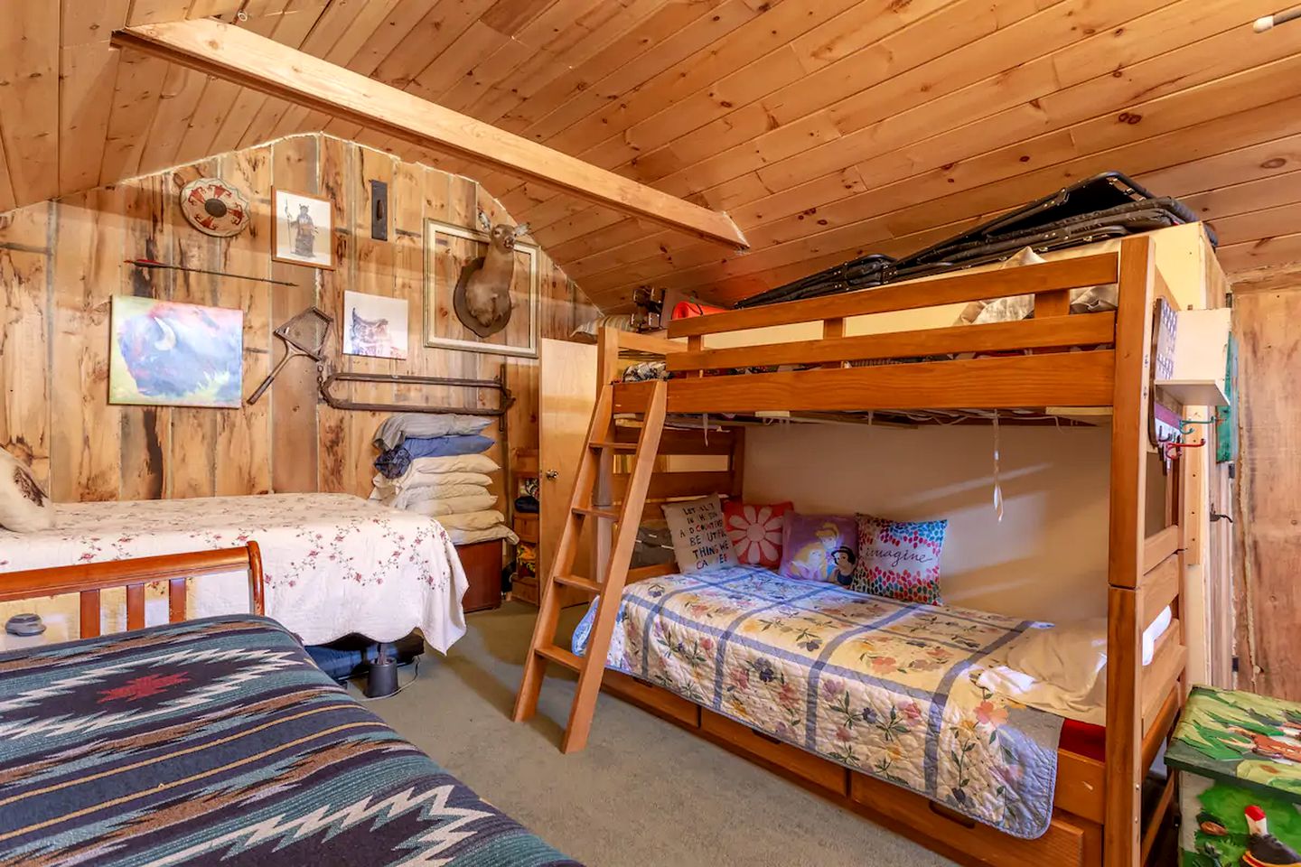 Lovely Barn Loft for Glamping in Connecticut