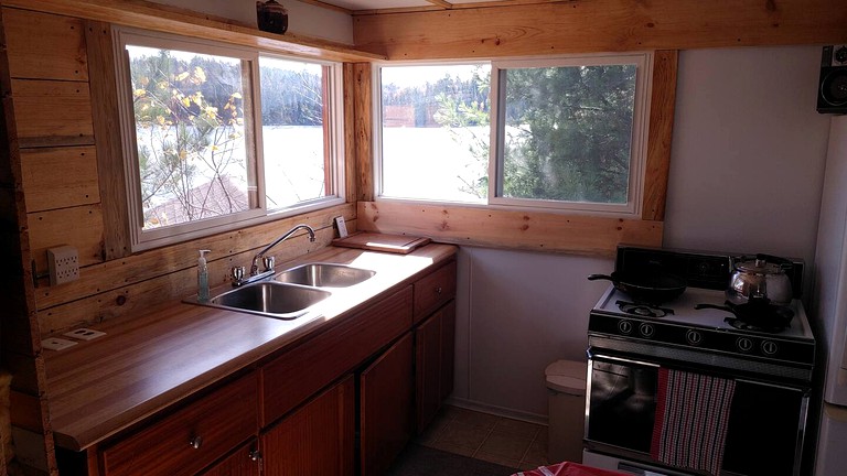 Cabins (Sudbury, Ontario, Canada)