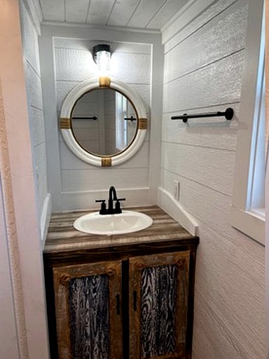 Luminous Waterfront Cabin with Fire Ring in Bayfield, Wisconsin | Cabins (Bayfield, Wisconsin, United States of America)