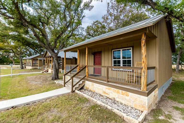 Charming King Cottage with Porch Swing & River Trail Access near Texas Wine Collective – Fredericksburg, TX