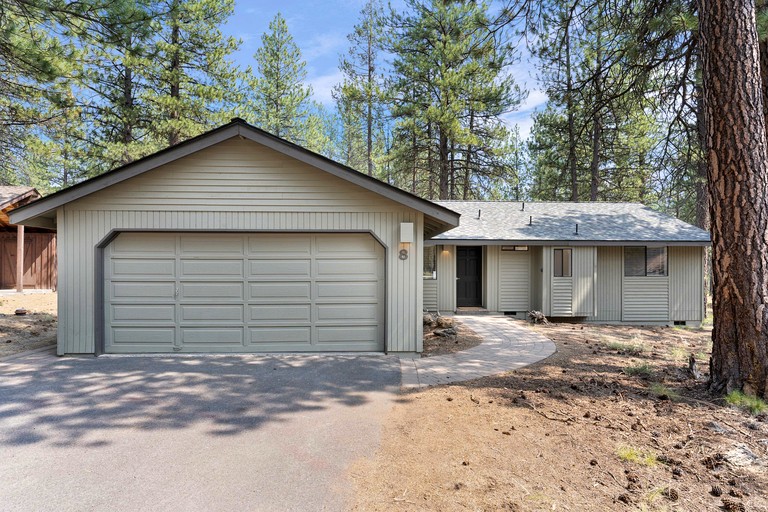 Family and Pet Friendly Cabin with Hot-Tub in Oregon