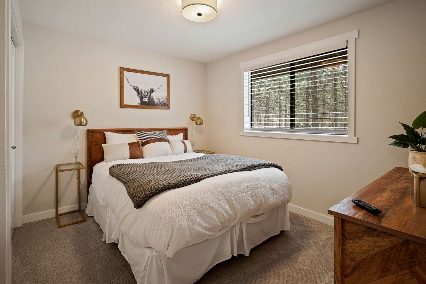 Family and Pet Friendly Cabin with Hot-Tub in Oregon