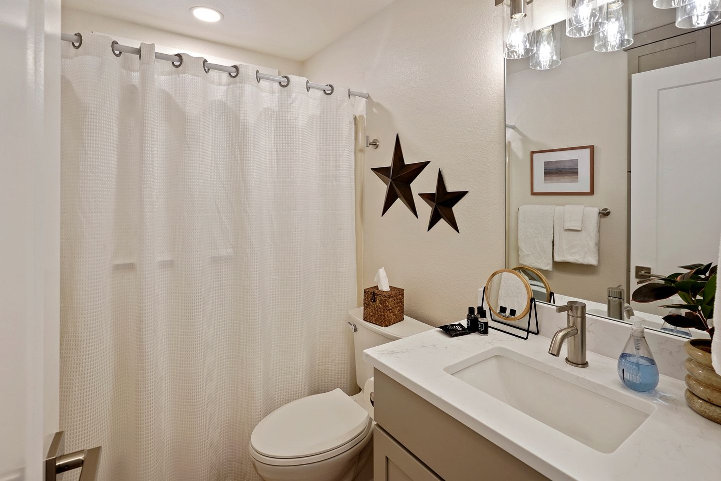 Family and Pet Friendly Cabin with Hot-Tub in Oregon