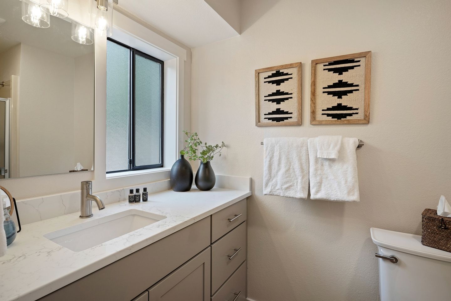 Family and Pet Friendly Cabin with Hot-Tub in Oregon