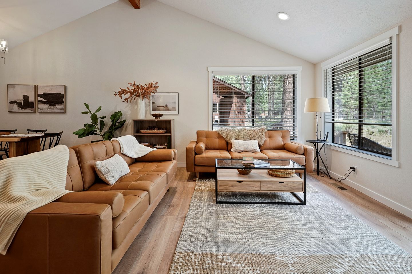 Family and Pet Friendly Cabin with Hot-Tub in Oregon