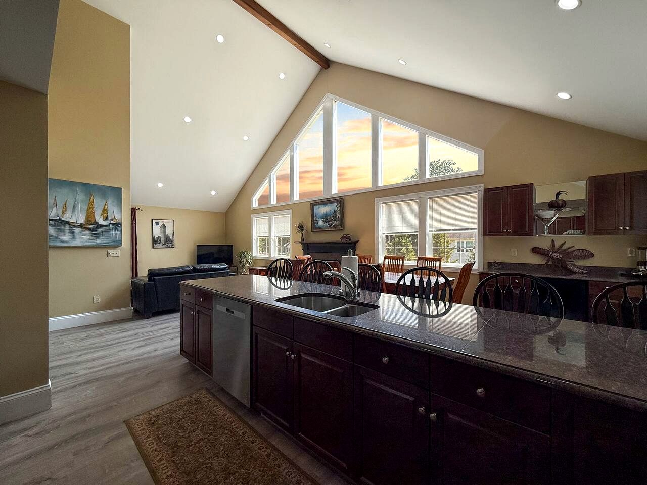 Luxury North Conway Retreat with Hot Tub & Fireplace near Downtown Dining and Scenic Mountain Views in New Hampshire