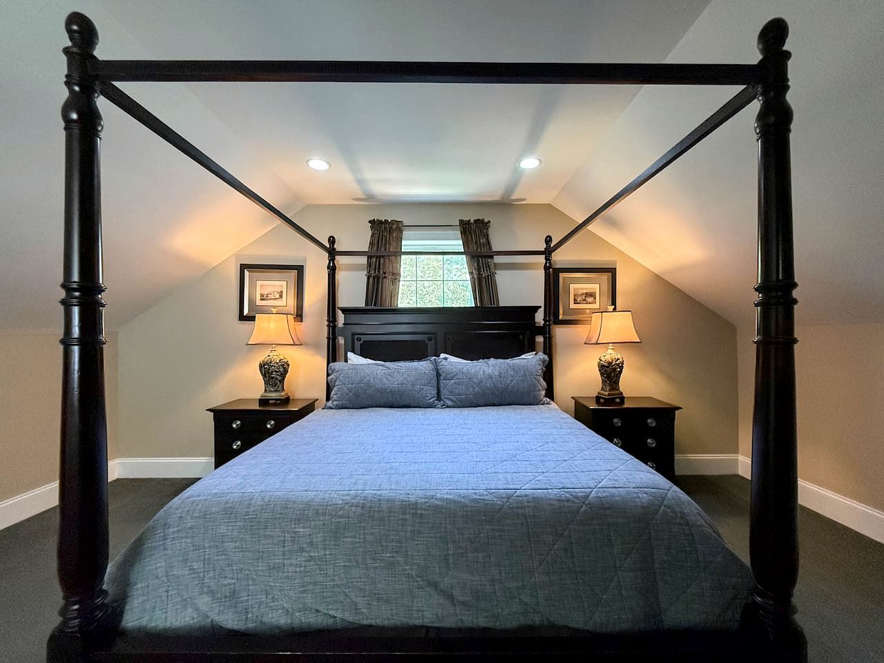 Luxury North Conway Retreat with Hot Tub & Fireplace near Downtown Dining and Scenic Mountain Views in New Hampshire