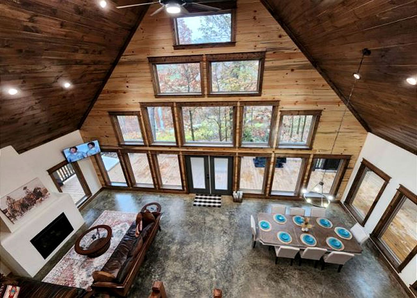 Ouachita Mountains Glamping Getaway: Cozy Pet-Friendly Cabin in Hochatown, Oklahoma, near Broken Bow Lake