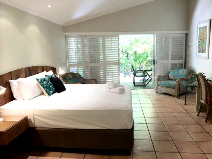 Spa Room for Couples' Holiday near Mission Beach, Queensland | Nature Lodges (Mission Beach, Queensland, Australia)