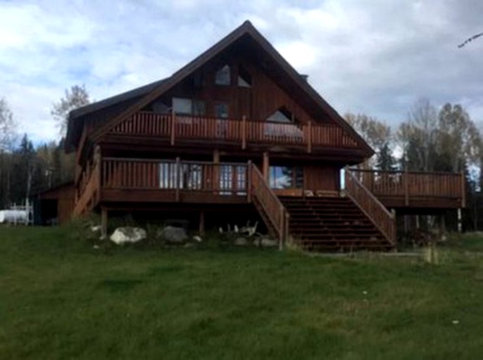 Log Cabins (Bridge Lake, British Columbia, Canada)