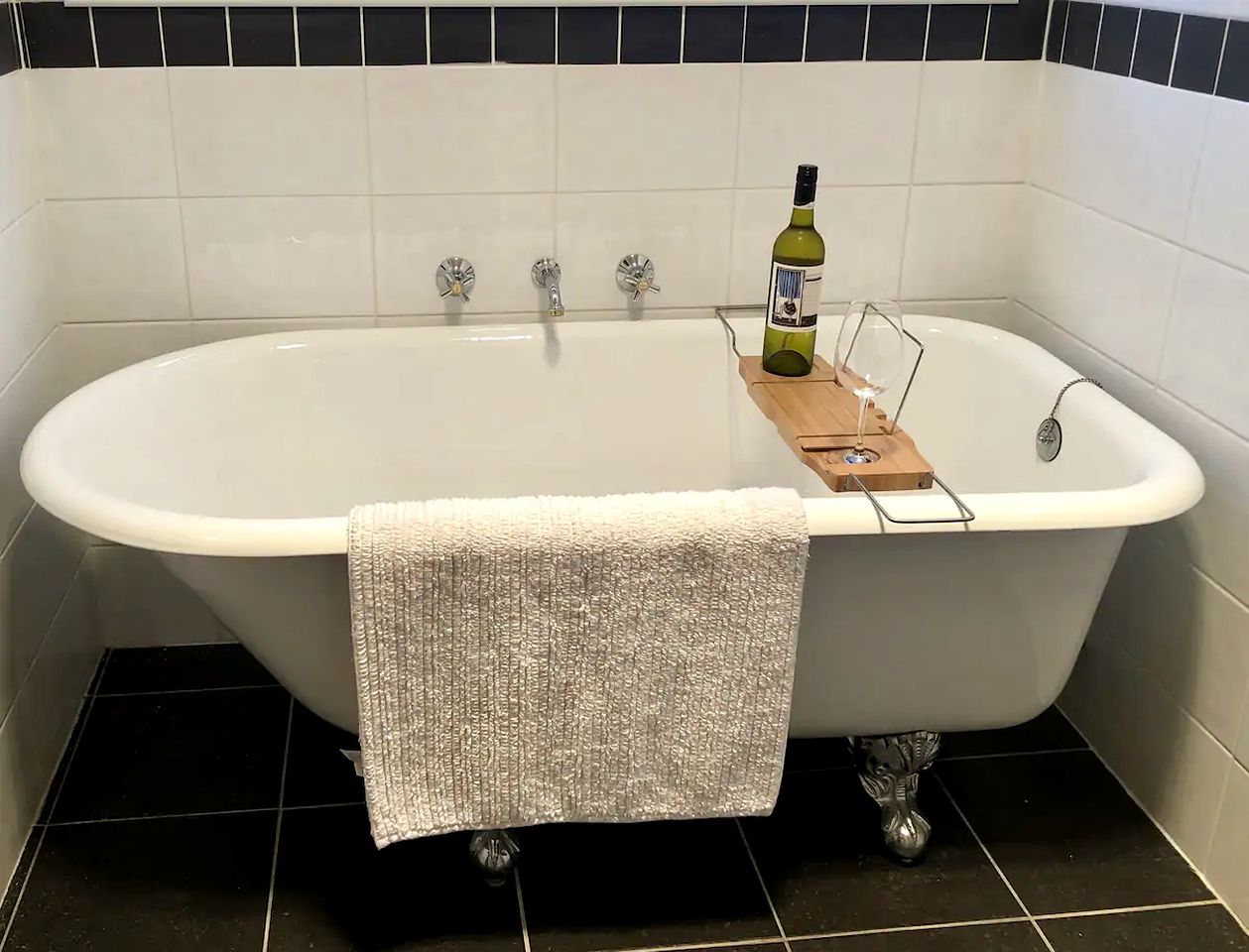 Luxurious Villa Rental Perfect for Glamping in South Australia