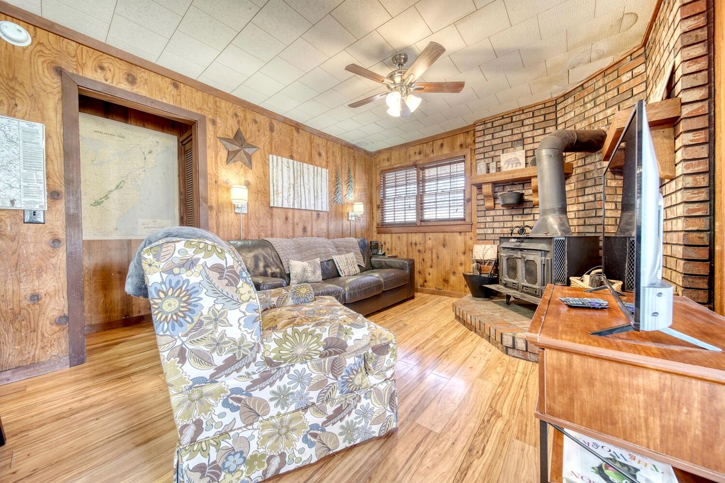 Cozy Getaways in this Cute A-Frame Cabin in Suches, Georgia