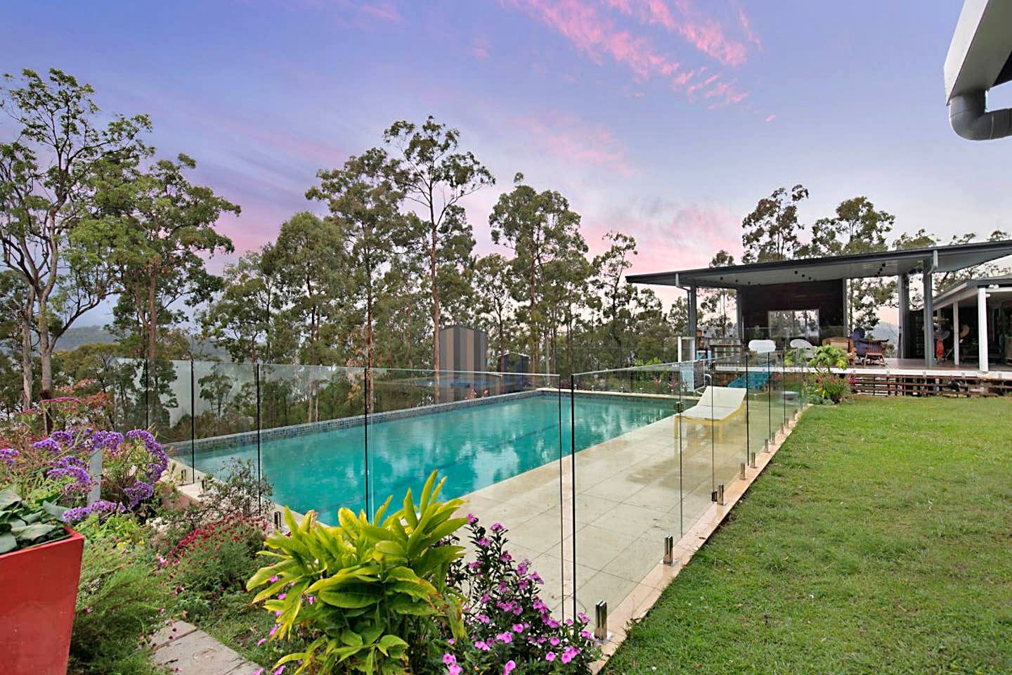 Rustic Gold Coast Cabin with Amazing Views Ideal for Glamping in Queensland