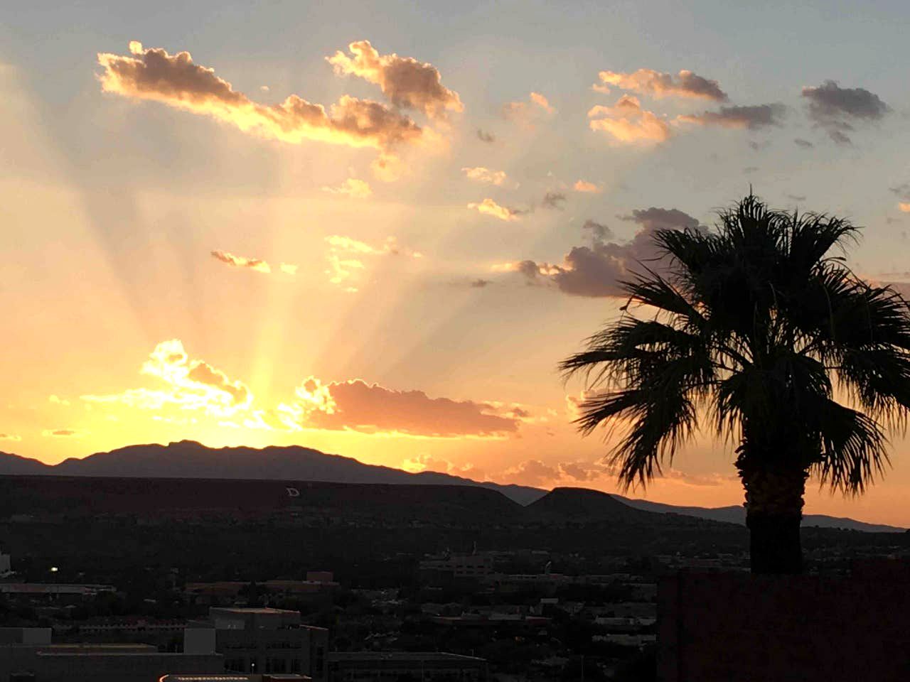 Charming Zion National Park Glamping Retreat Ideal for a Peaceful Getaway, Utah
