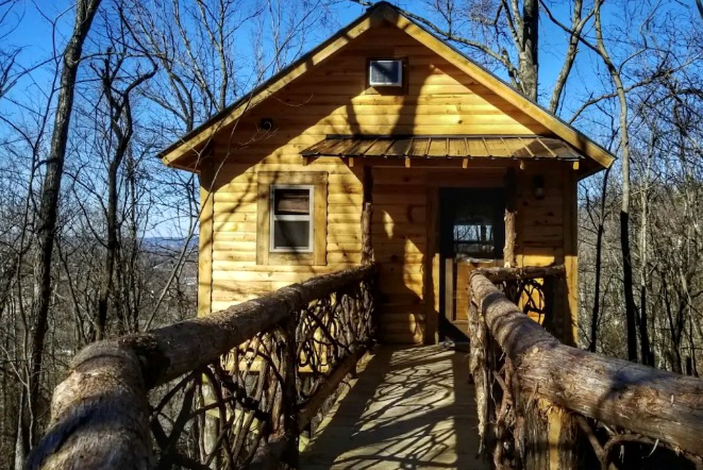 Tree House  near  Ozark National Forest  in Arkansas